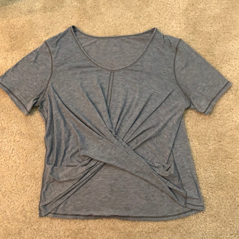 LULULEMON bluish gray crop tee